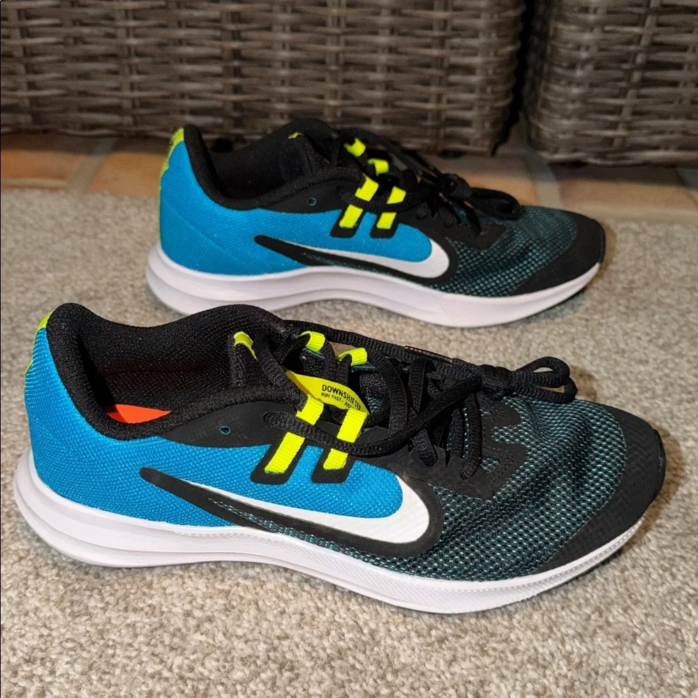 Nike Downshifter Kids Sneakers Black Blue Yellow Size 4.5 - Picture 6 of 7